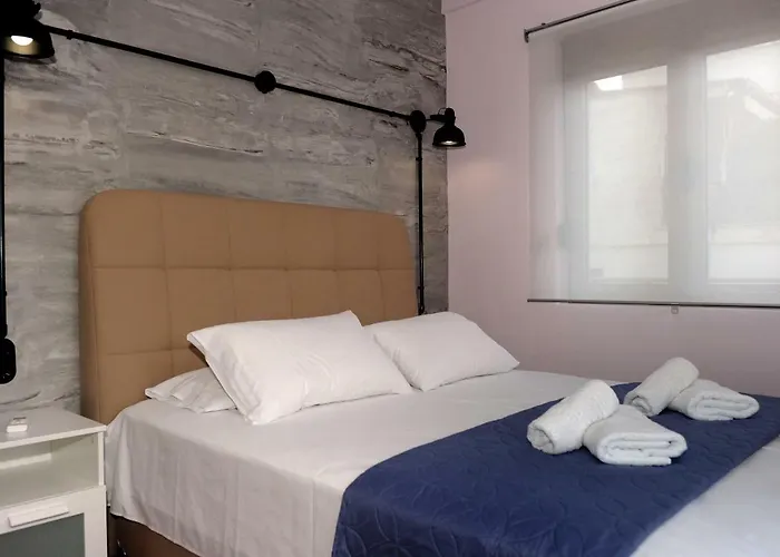 Candy's Boutique Aparthotel 3*